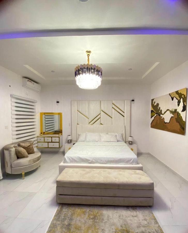 Urban Retreat Luxury Shortlet Apartment Lekki Ajah Lagos With Pool And Gym Экстерьер фото