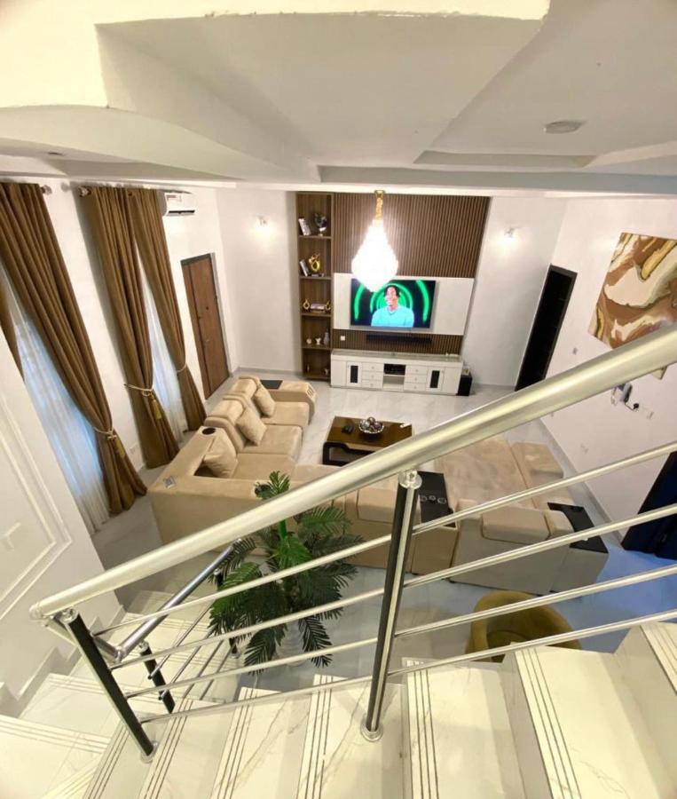 Urban Retreat Luxury Shortlet Apartment Lekki Ajah Lagos With Pool And Gym Экстерьер фото