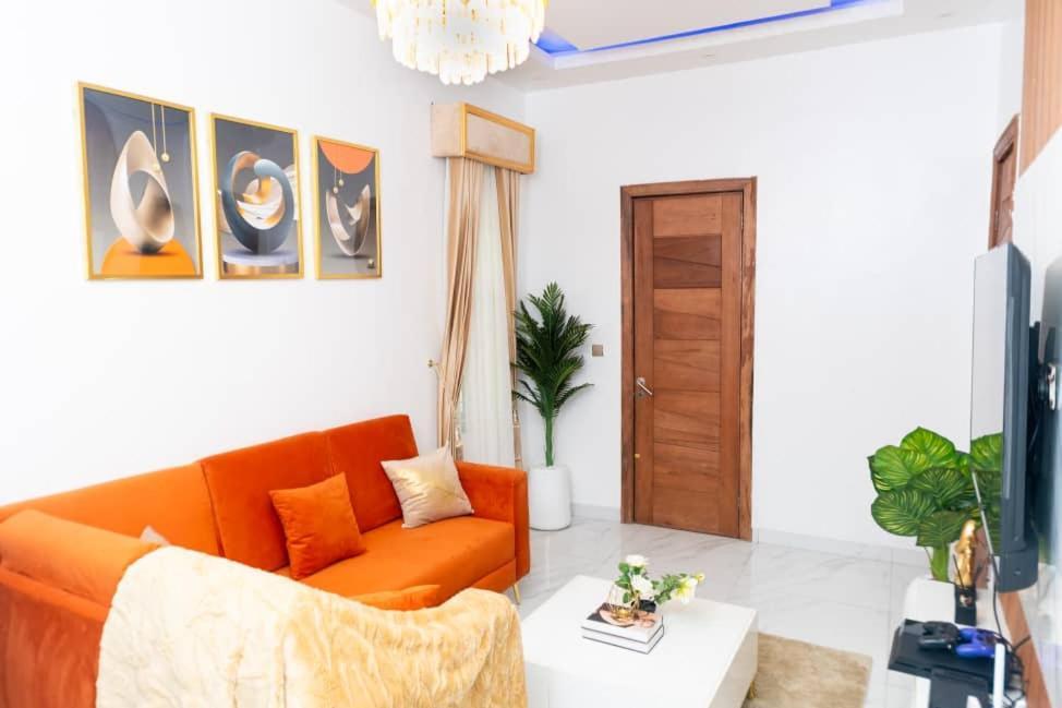 Urban Retreat Luxury Shortlet Apartment Lekki Ajah Lagos With Pool And Gym Экстерьер фото