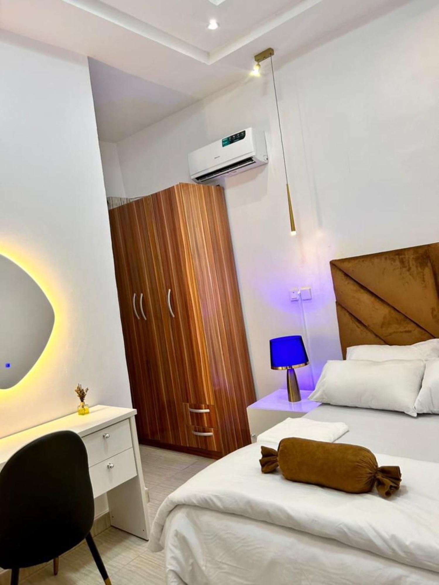 Urban Retreat Luxury Shortlet Apartment Lekki Ajah Lagos With Pool And Gym Экстерьер фото